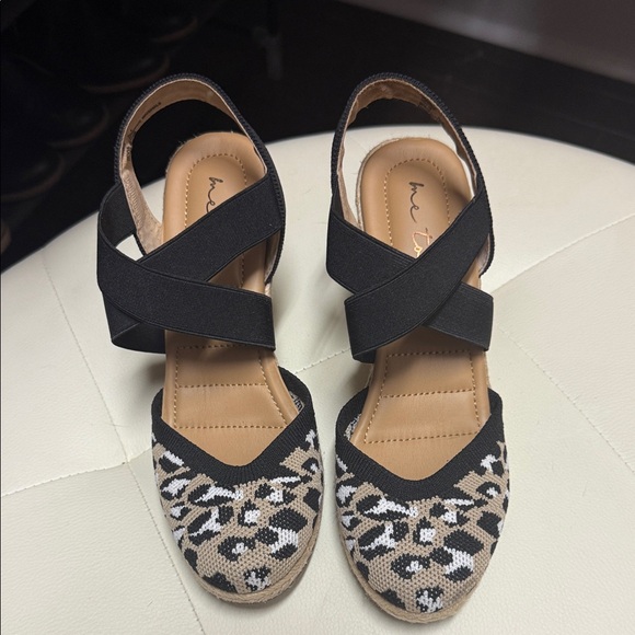 me too Shoes - Me Too Black and Tan Espadrille Sandals
